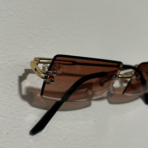 Stylish Brown Sunglasses - Picture 2 of 3